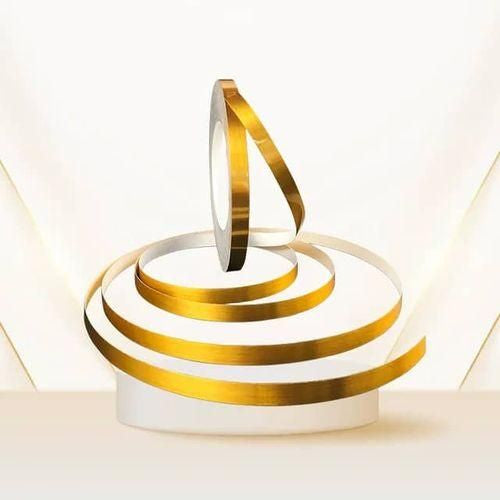 Ce ruban adhésif doré ✨ est un accessoire de décoration polyvalent, souvent appelé